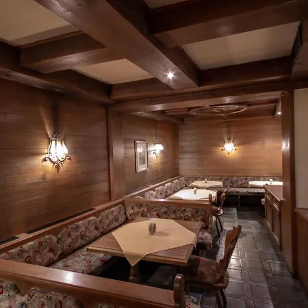 Schachtnerhof Szálloda 3*